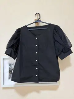 NICE CLAUP 黒ブラウスのサムネイル