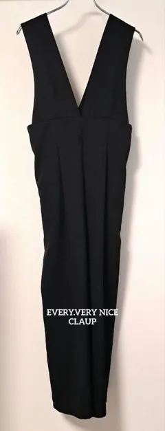 EVERY.VERY NICE CLAUP Vネック オールインワン 黒 Fのサムネイル