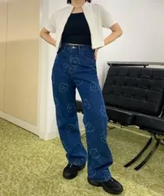 フーズフーギャラリー　ヴィンテージライク　花柄　デニムパンツ　レディース　濃紺のサムネイル