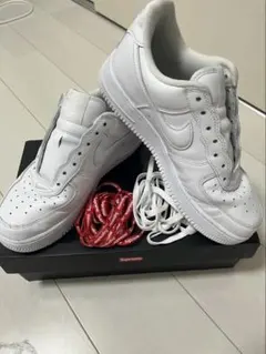 NIKE Air Force 1 Supreme ホワイトのサムネイル