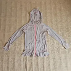フード付きライトグレーラッシュガード