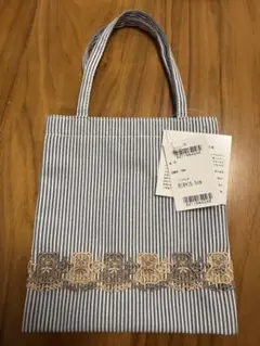 近沢レース店　くま×ストライプ小物　ミニバッグ（ブルー） トートバッグ