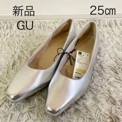 新品未使用　GU マシュマロローヒールパンプス シルバー　25㎝　大きいサイズのサムネイル