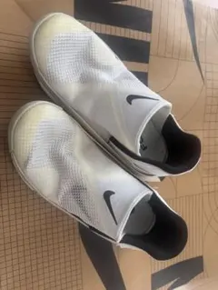 ナイキ ゴー フライイーズ ホワイト