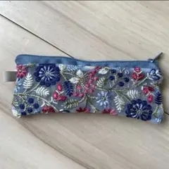 インド刺繍リボン　ファスナーポーチ　透け感あり　ミニポーチ　印鑑　キーケース