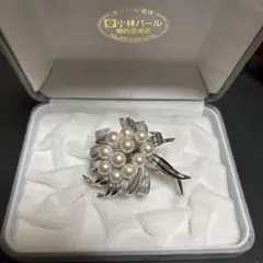 本真珠ブローチ