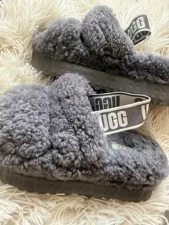 美品 UGG ファーサンダル グレー 厚底 もこもこ レディース アグ