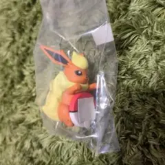一番くじポケモン　ブースター　街歩きちらりんフレンズ