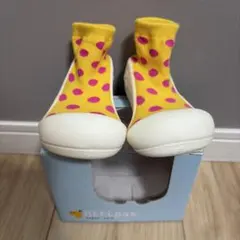 attipas イエロー ピンクドット ファーストシューズ