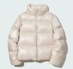ユニクロ　ウルトラライトダウン シャイニーボリュームジャケット　オフホワイト