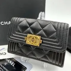 CHANEL ボーイシャネル 美品 コンパクト 三つ折りラムスキン 921のサムネイル