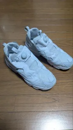 リーボック スニーカー