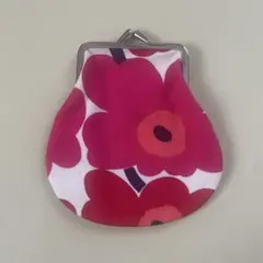 【値下げ】マリメッコ　がま口　花柄　ポーチ