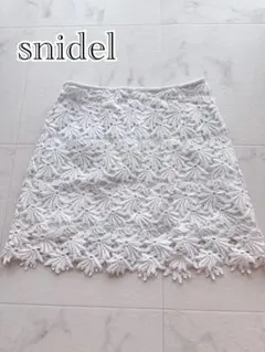 snidel ホワイト 花柄レース 刺繍スカート　白　Sのサムネイル