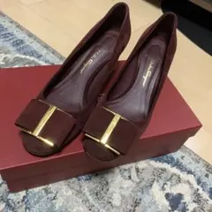 フェラガモ パンプス
