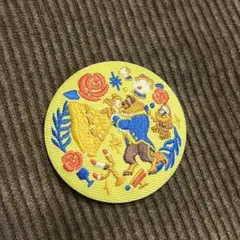 ディズニーキャラクターズ　刺繍缶バッジ　美女と野獣