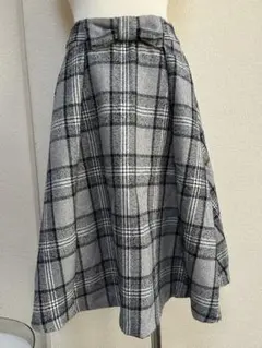 Couture broochサイズ38グレー系チェックフレアスカート ♭6416