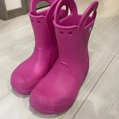 クロックス　ピンクのゴム製ショートブーツ　CROCS