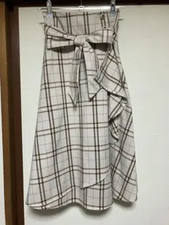 〖INGNI〗チェック柄ラッフルミディスカートMサイズ