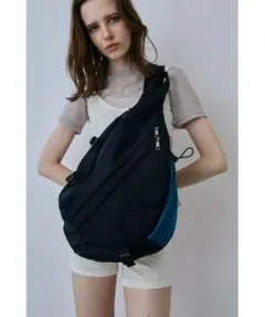 撥水マルチアウトポケットムーンボディバッグ un/neu ブラック 黒