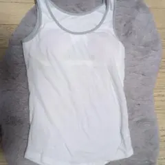 adidas ホワイト ノースリーブ タンクトップ　ショーツセット