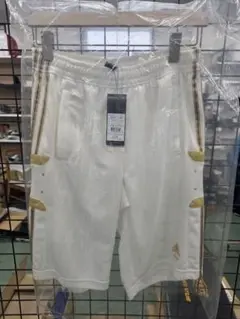 adidas ホワイト ショートパンツ Mサイズ