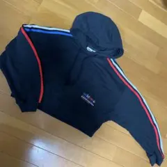 adidas クロップド丈パーカー ブラック JS