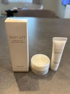 NOEVIR SILKY LIFT & EXTRA 洗顔料セットのサムネイル