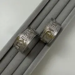 フープイヤリング　ANNE KLEIN シルバー×ロゴのサムネイル