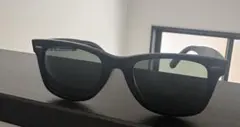 Ray-Ban Wayfarer ブラックサングラス