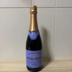 マンズ・スパークリングワイン　ドミ・ドゥ　赤　甘口　果実酒のサムネイル