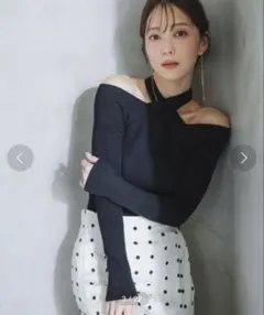 スナイデル　フロントクロスニットプルオーバー