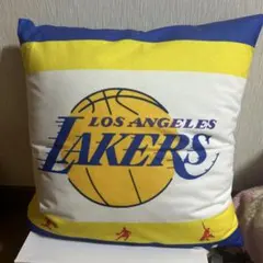 NBA レブロンジェームズ クッション レイカーズ - メルカリ