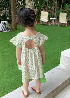 背中あきワンピース