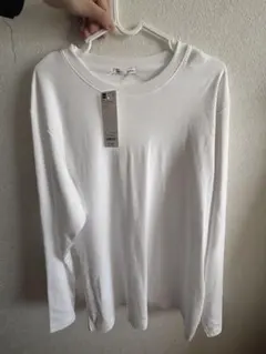白 長袖カットソー