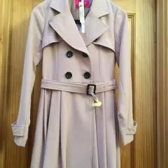 ピンキーガールズのトレンチコート