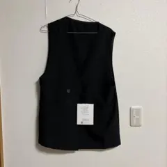 ブラック　レディース　ベスト　ノースリーブ　ジレ