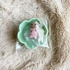 シルバニア　赤ちゃん&お花のベッドセット　ラッコの赤ちゃん