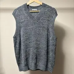 新品 Vネックベスト GU