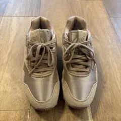 ●美品●Reebok×ヴィクトリアベッカム スニーカー 24cm ベージュ