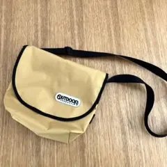 アースミュージックアンドエコロジー✕アウトドア　コラボ　ショルダー★匿名配送のサムネイル