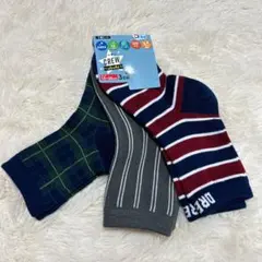 新品　キッズ靴下 3足セット 15~20cm 抗菌防臭　クルー丈　チェック