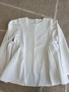 【美品】白　長袖 フレアトップス　ペプラム