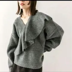 【美品】ミスティック mystic マルチカラー付き ニット フリル グレー