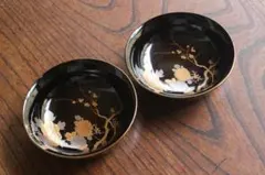 デッドストック！時代金縁黒漆に優美な牡丹梅蒔絵の映える小皿2点（検輪島塗銘々皿