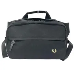 FRED PERRY(フレッドペリー)ボディバッグ　サコッシュ　ショルダーバッグ FRED PERRY(フレッドペリー)ボディバッグ サコッシュ ショルダーバッグ