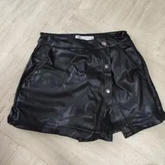 ZARA ブラックレザー風ショートパンツ XS