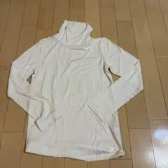 ユニクロ　ハイネックHEATTECH 140cm