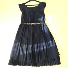 Feroex ネイビー プリーツ ワンピース ビジュー付き　美品✨