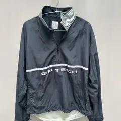 GAP（ギャップ）の「GP TECH」シリーズのナイロン製ハーフジップ